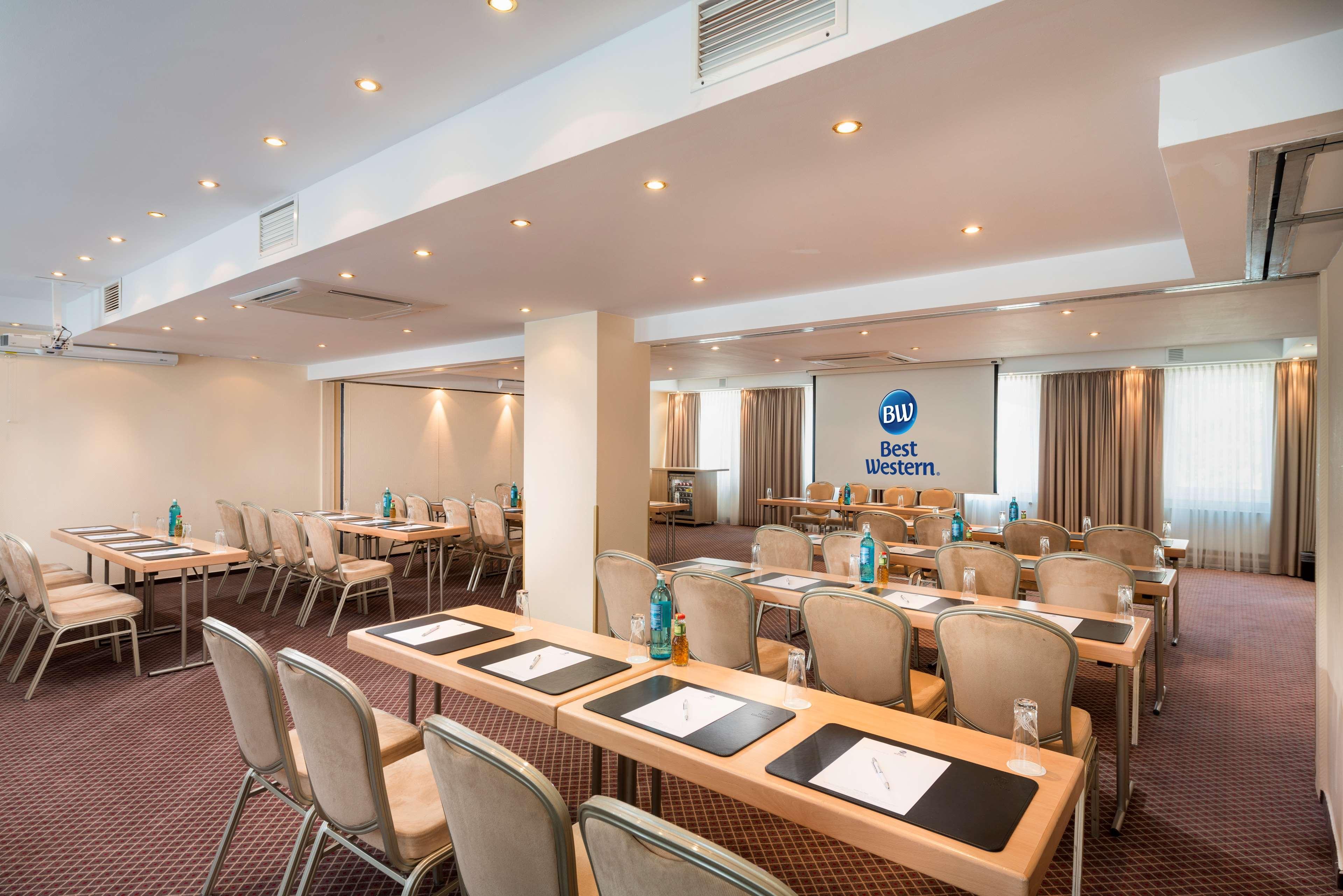 Hotel Western Zur Post 4*