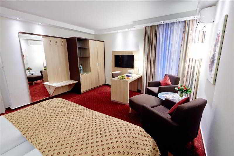 Hotel Western Zur Post 4*