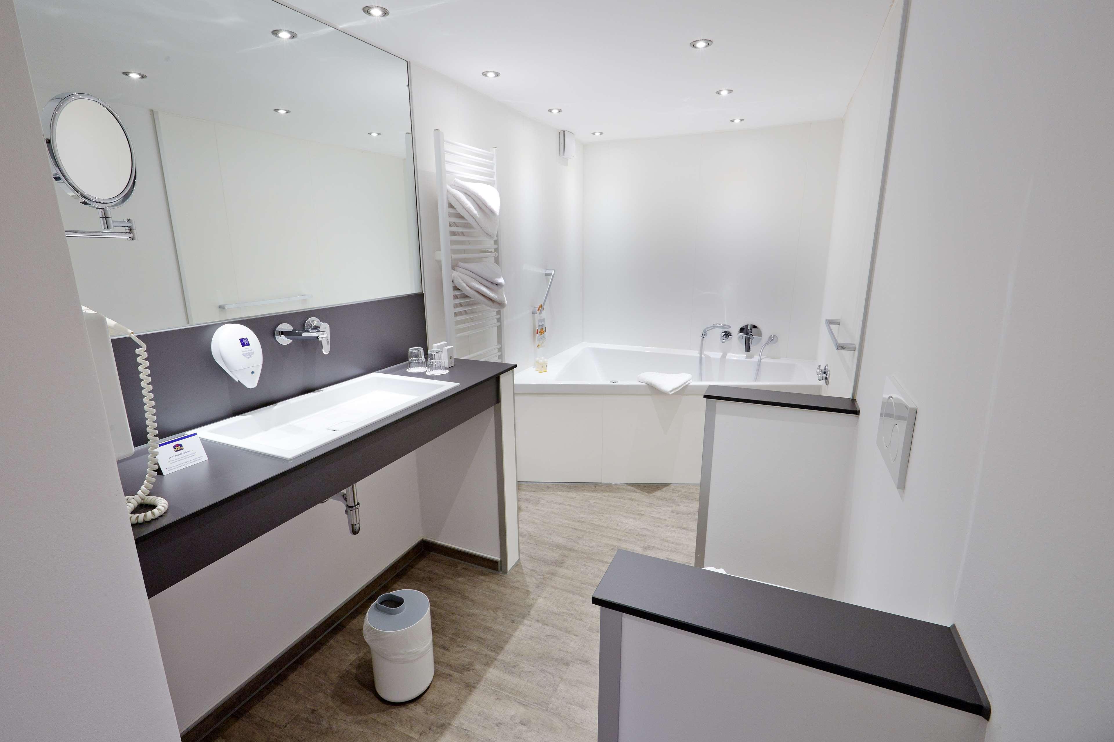 Hotel Western Zur Post 4*