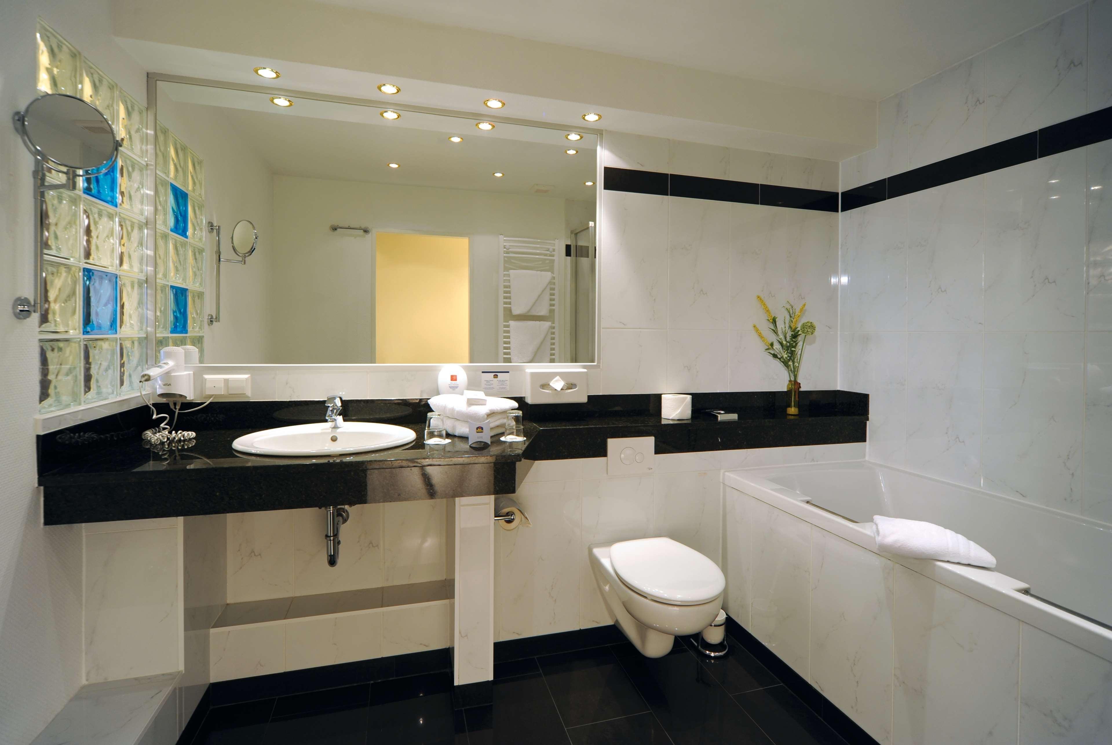 Hotel Western Zur Post 4*