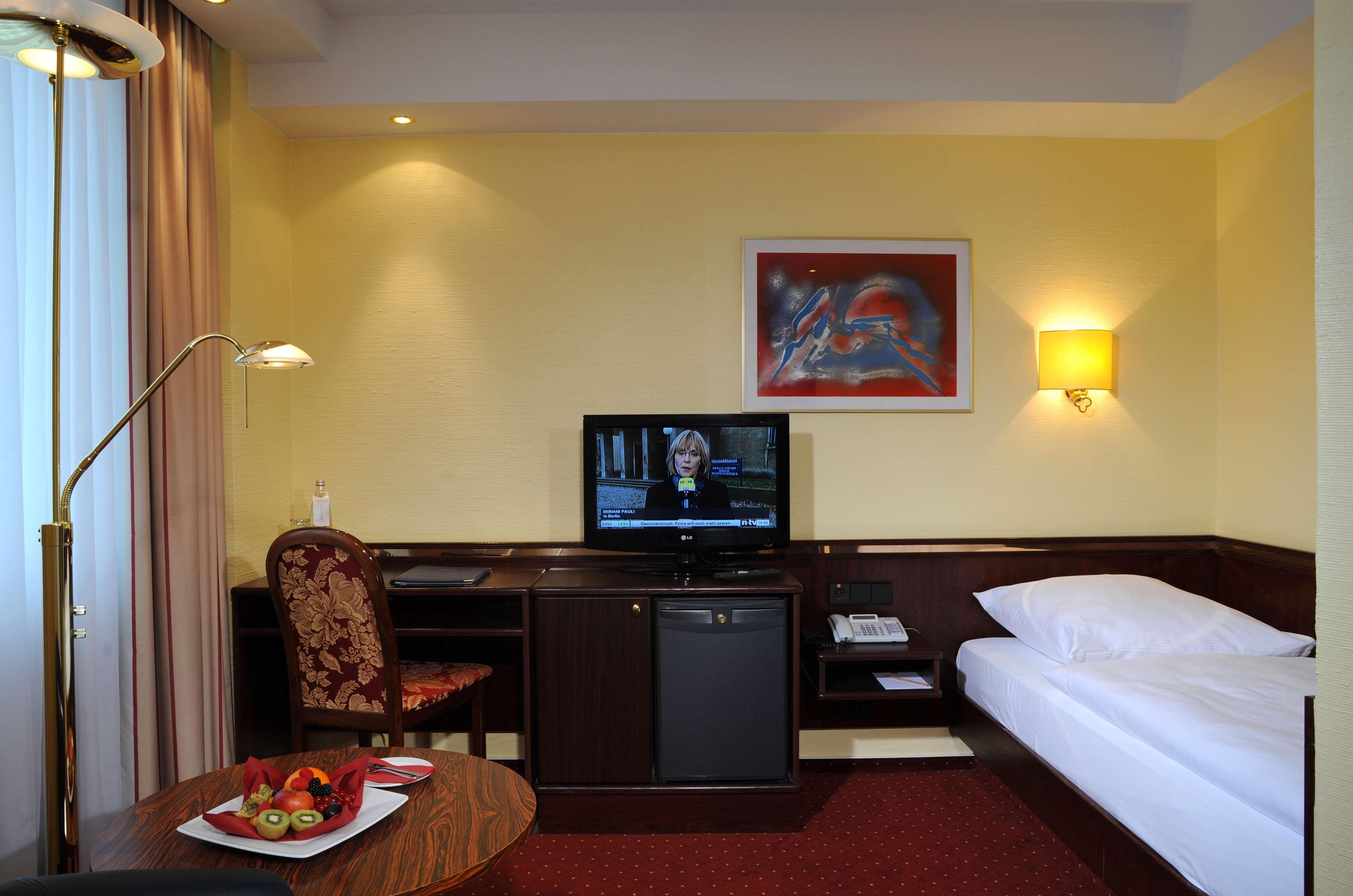 Hotel Western Zur Post 4*