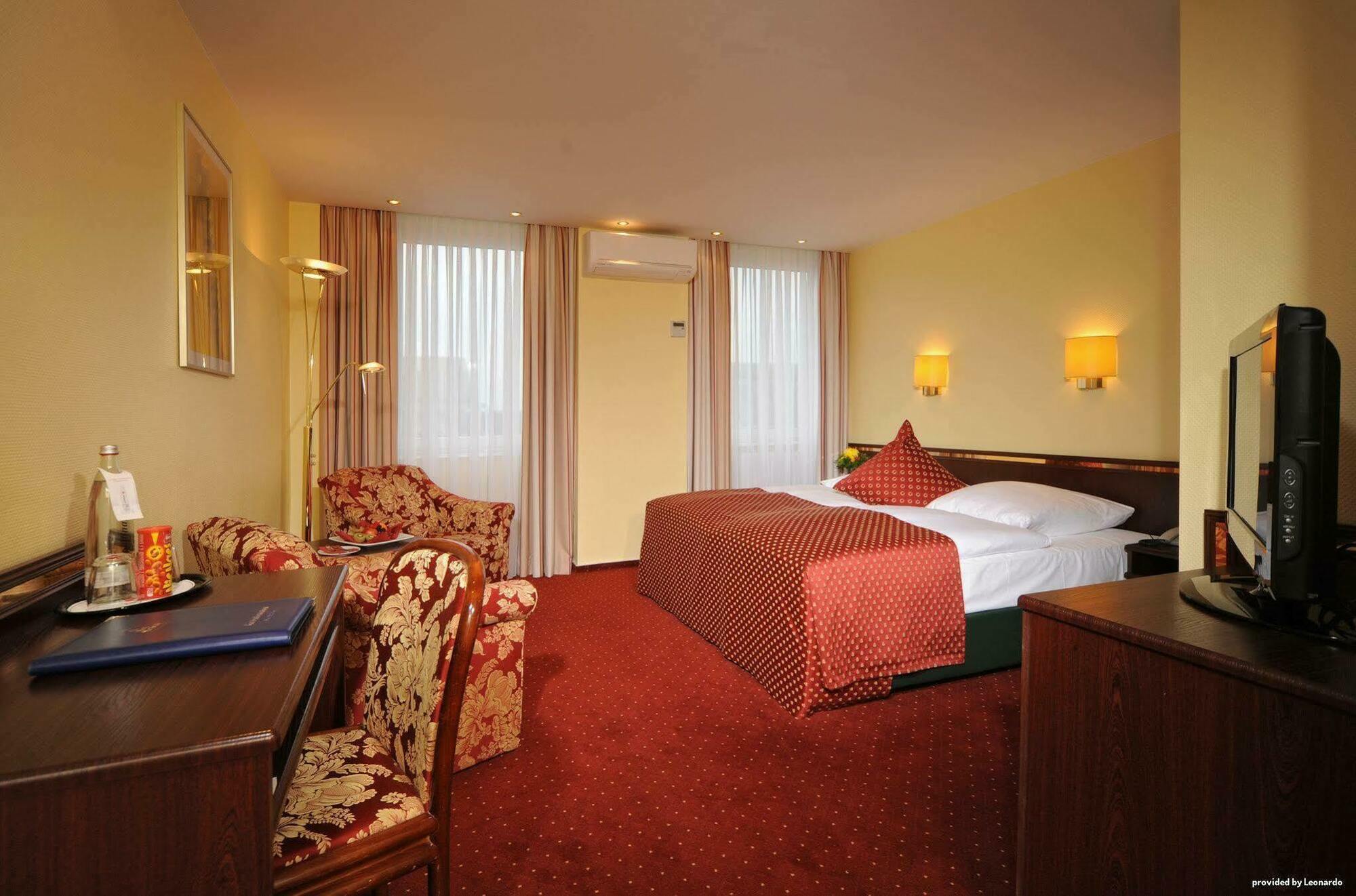 Hotel Western Zur Post 4*