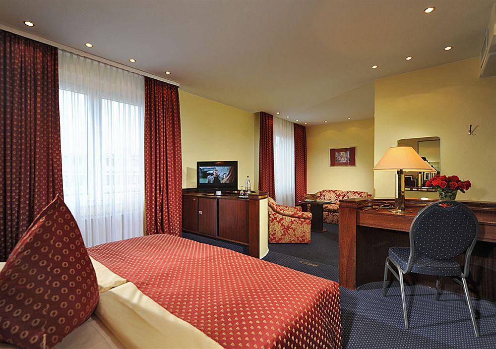 Hotel Western Zur Post 4*